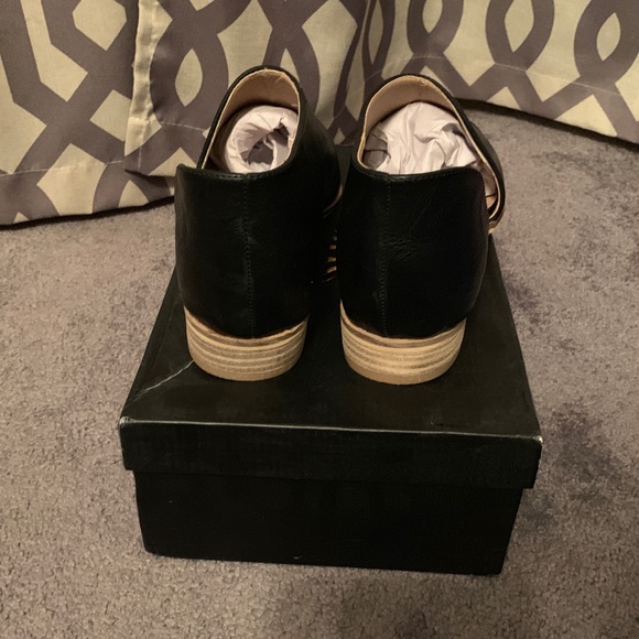 Beast Carter Side Cutout Ankle Bootie - Picture 5 of 7